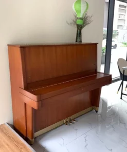 YAMAHA U7