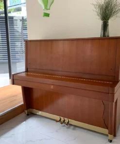 YAMAHA U7