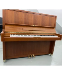 YAMAHA U7