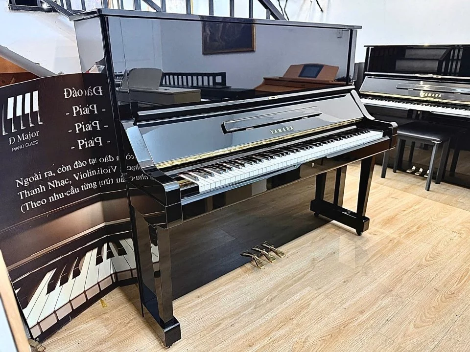 Trưng bày đàn YAMAHA UX Seri 3.1 tại showroom Elite Piano