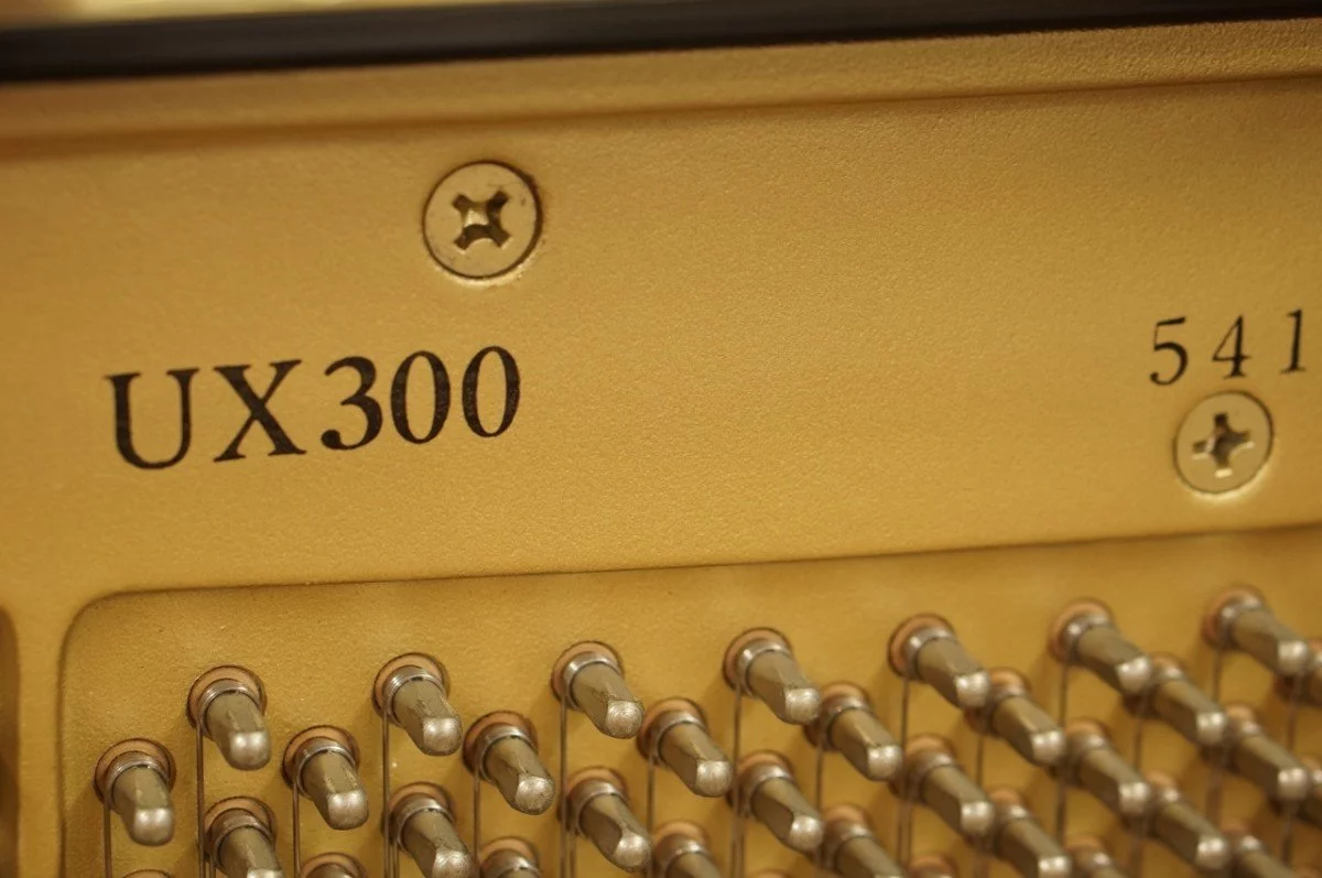 YAMAHA UX300 - Elite Piano