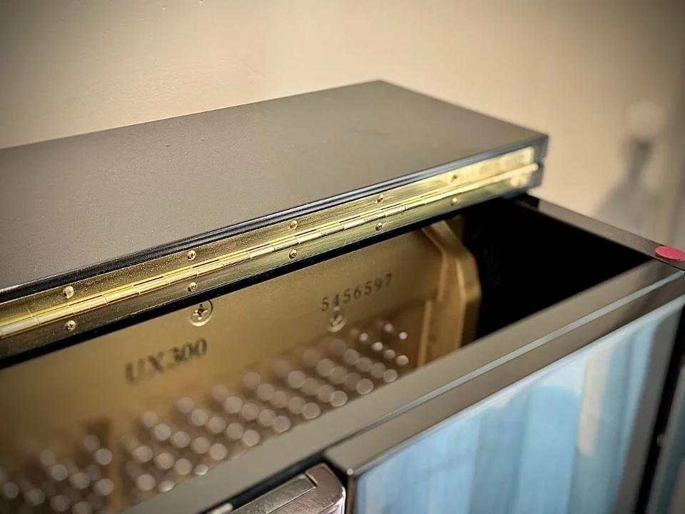 Đàn piano Yamaha YAMAHA UX300S – Chi tiết bàn phím