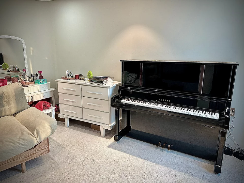 YAMAHA UX300S tại Elite Piano TP.HCM – Không gian trưng bày