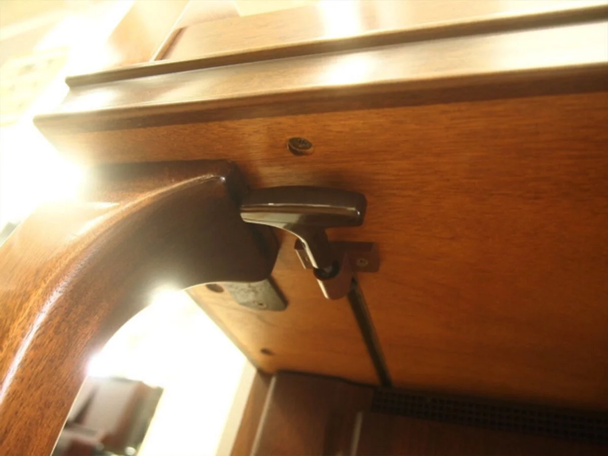 YAMAHA UX500WnC - Elite Piano