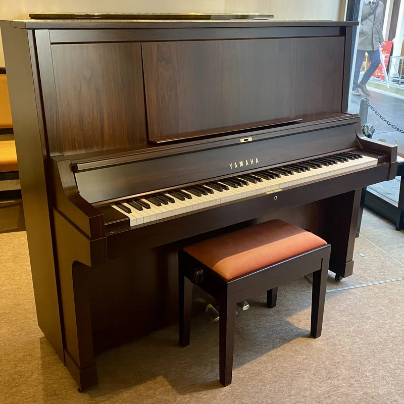 Review YAMAHA W101B PW – Hình ảnh thực tế tại showroom Elite Piano