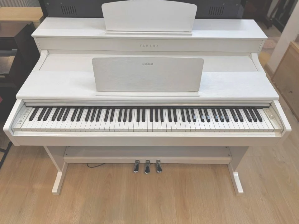 YAMAHA YDP-144 WH (USED)