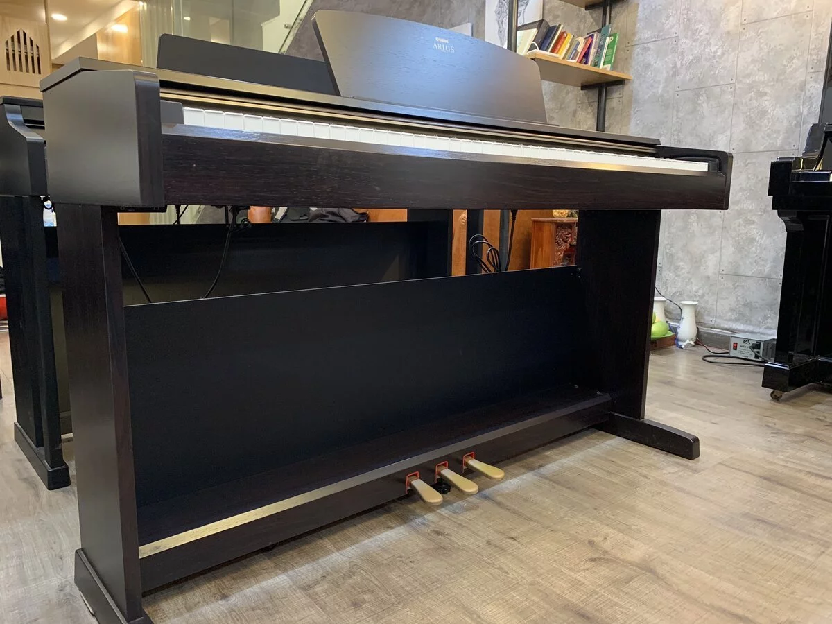 YAMAHA YDP-161 R