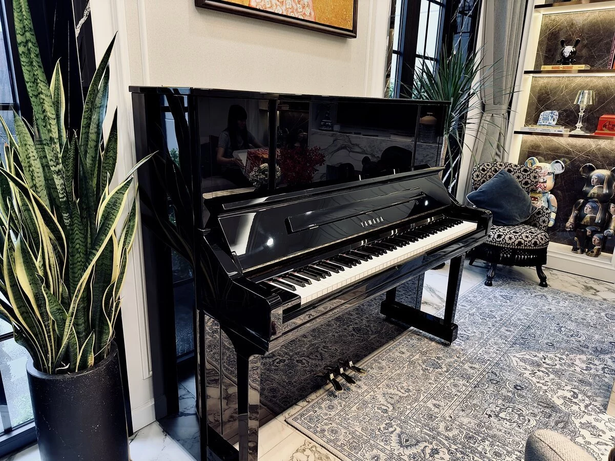 Review YAMAHA YU30SEB – Hình ảnh thực tế tại showroom Elite Piano